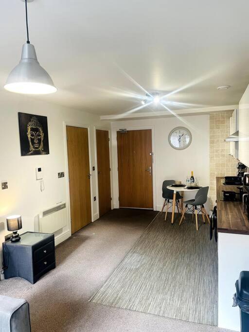 #215 1 Bed Serviced Apartment Derby Dış mekan fotoğraf